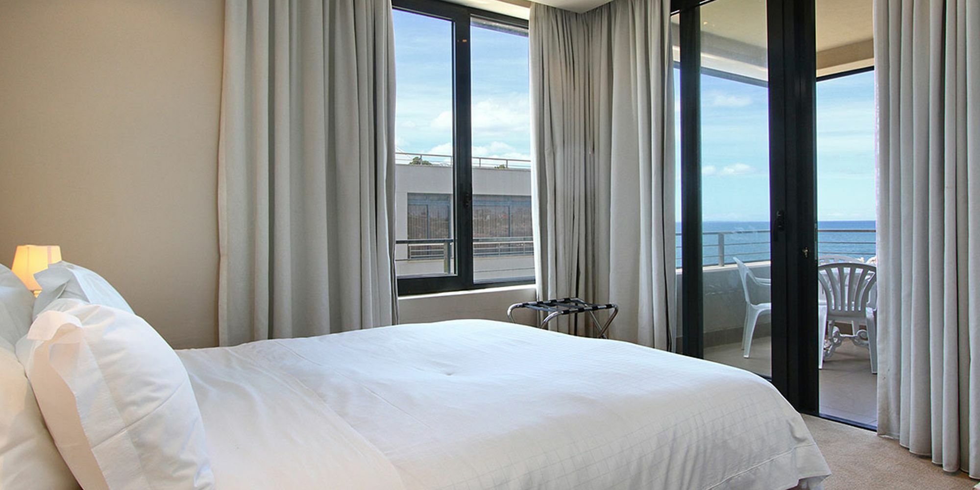 Harbour House Hotel - Le Paradis Apartments Херманус Экстерьер фото